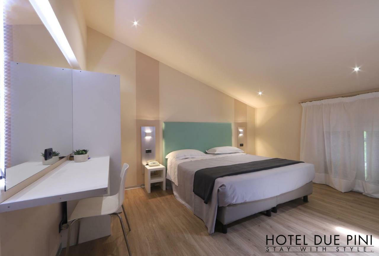 פורמיג'ינה Hotel Due Pini מראה חיצוני תמונה
