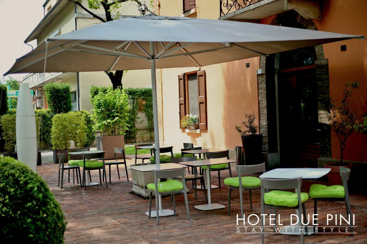 פורמיג'ינה Hotel Due Pini מראה חיצוני תמונה