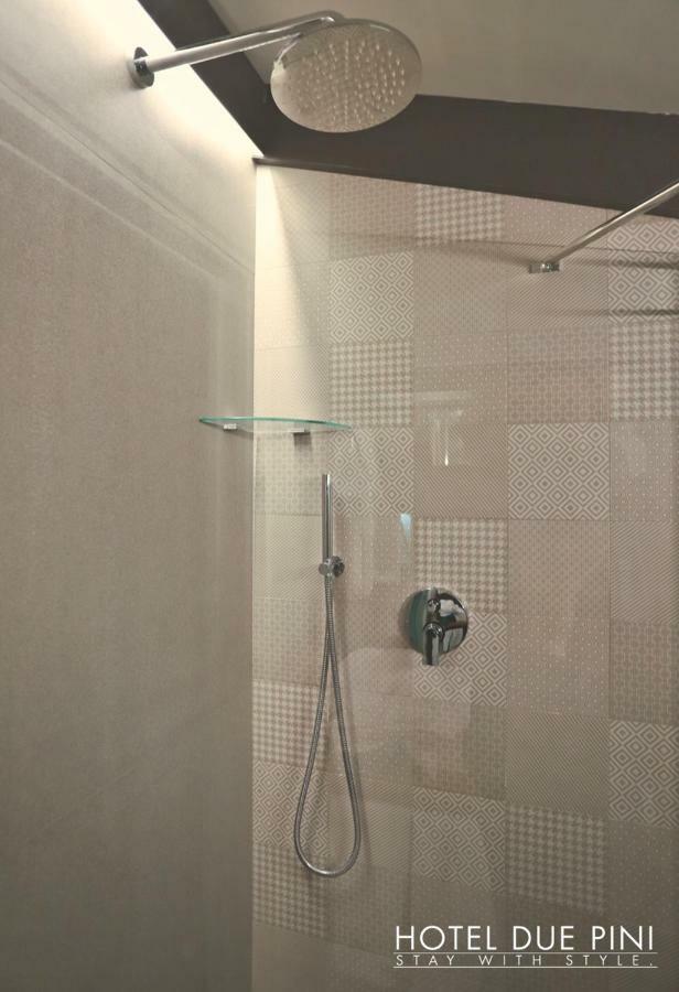 פורמיג'ינה Hotel Due Pini מראה חיצוני תמונה